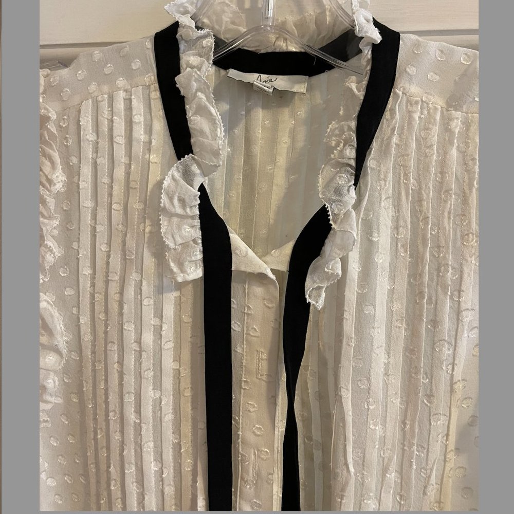 Joie 'Toledo' Sleeveless Silk Blend Top - Picture 2 of 5